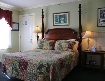 Queen Room