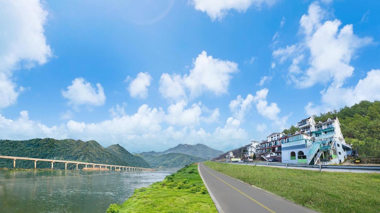 Chuncheon Allday Pension - Bed and Breakfast Chuncheon