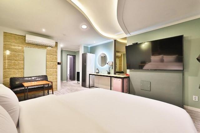 Incheon Hound - Chambres d’hôtes Geombawi