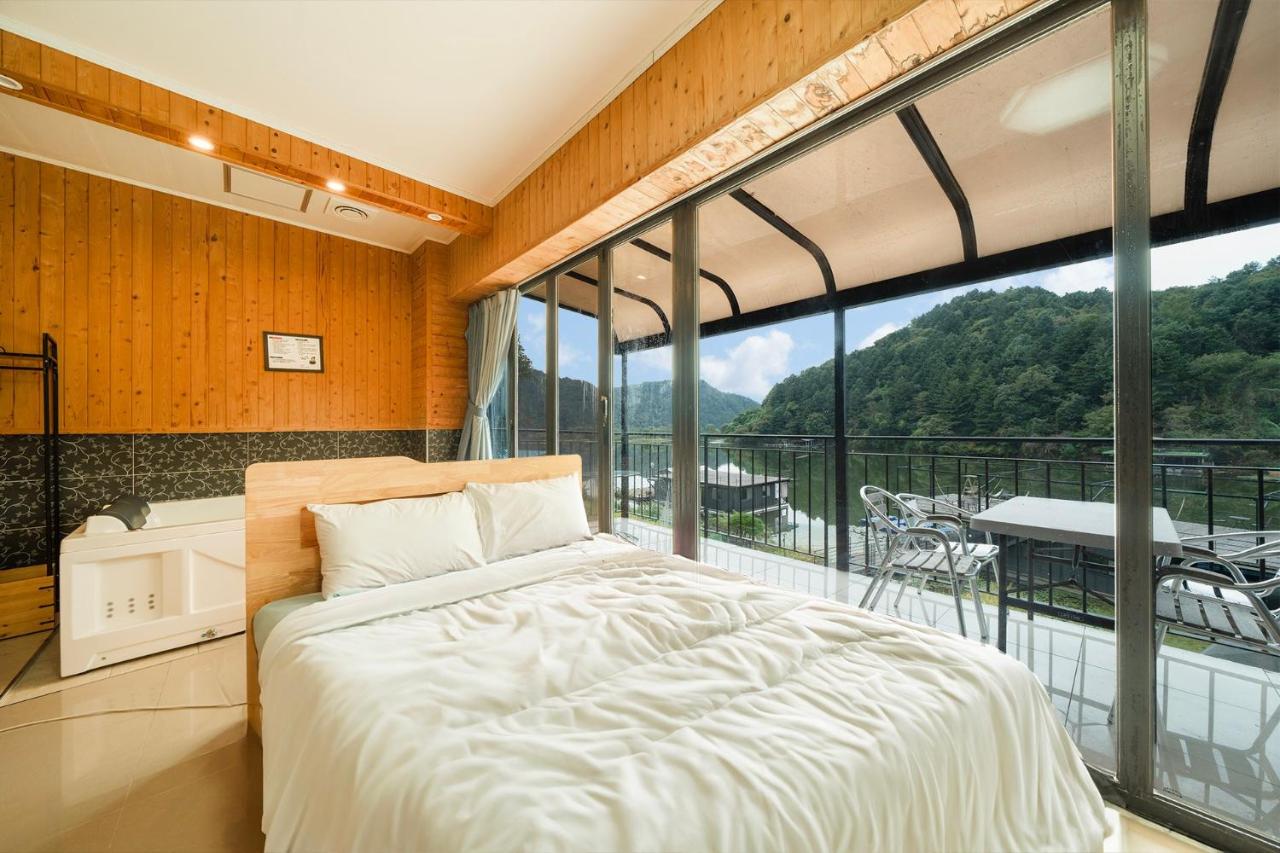 Double Room 6