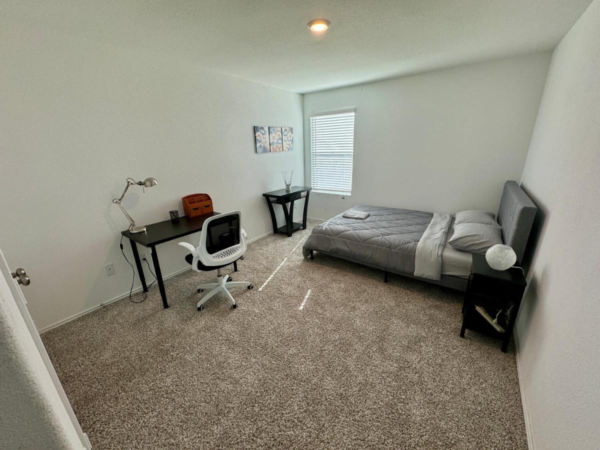 Single Room with Shared Bathroom