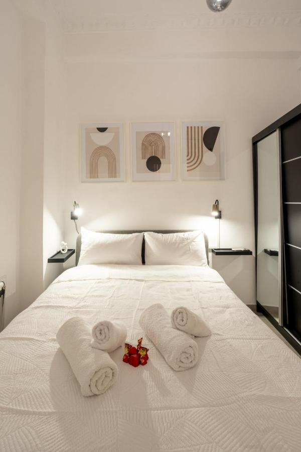 Urban Harbor Getaway - B&B Pireo