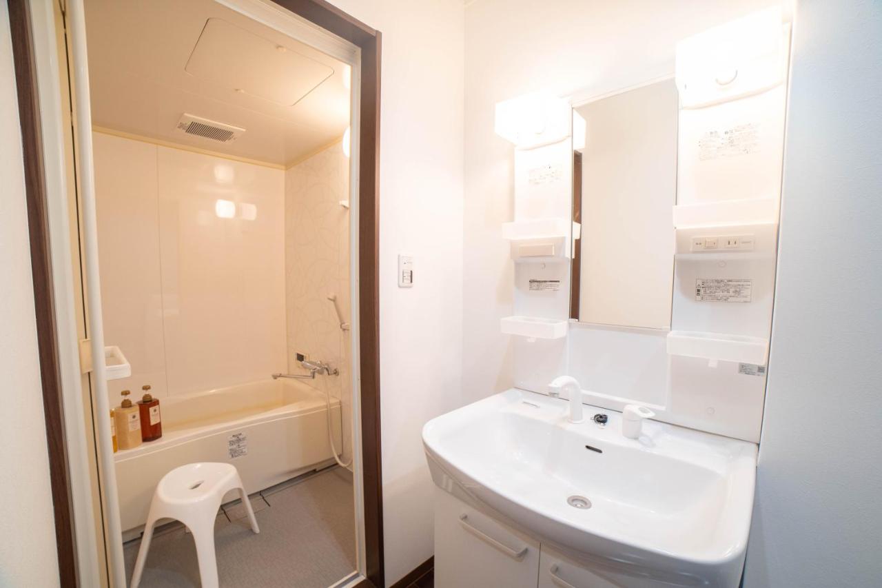 Leisure Stay Osaka USJ, 10min Universal Studio Japan, 11min to Namba and Shinsaibashi, 147m2 for 10ppl, Whole House Rental, Family kids friendly, 25m2 roof balcony, Gym&Yoga - Chambres d'hôtes Osaka