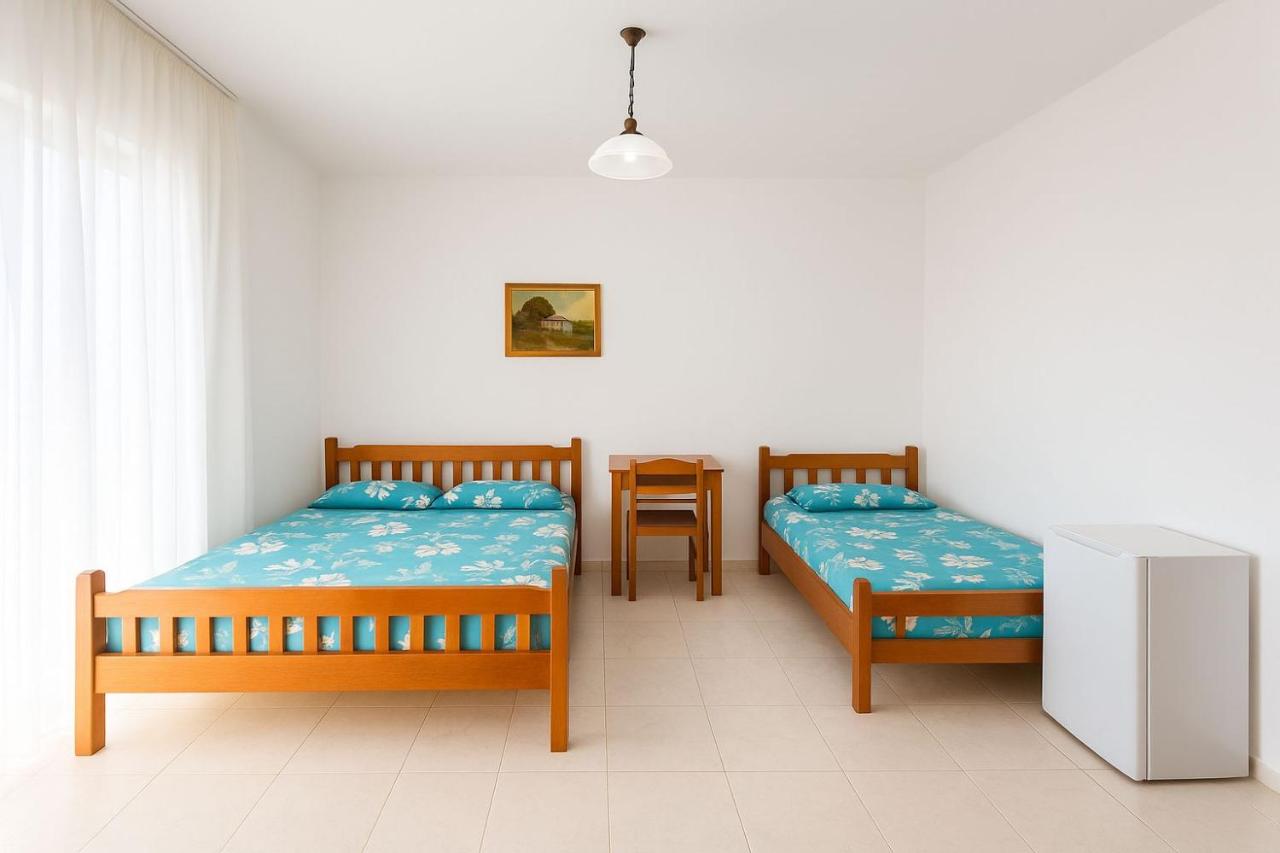Aura Rooms - B&B Durrës