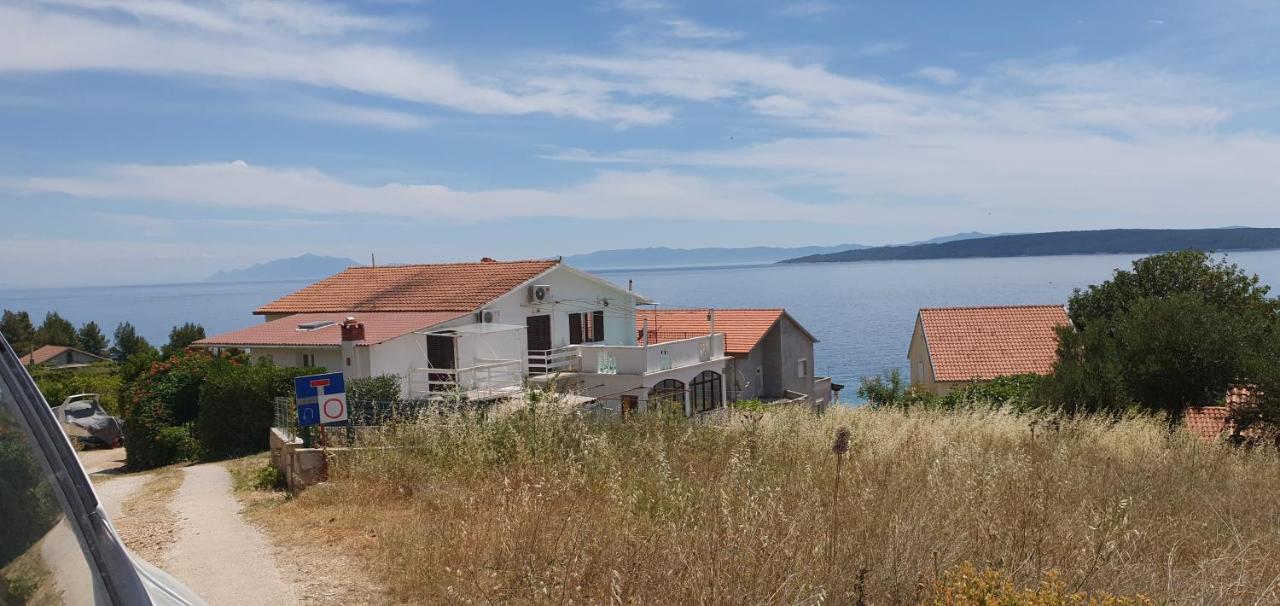 Apartmani Marijan Zavala-prizemlje - B&B Zavala