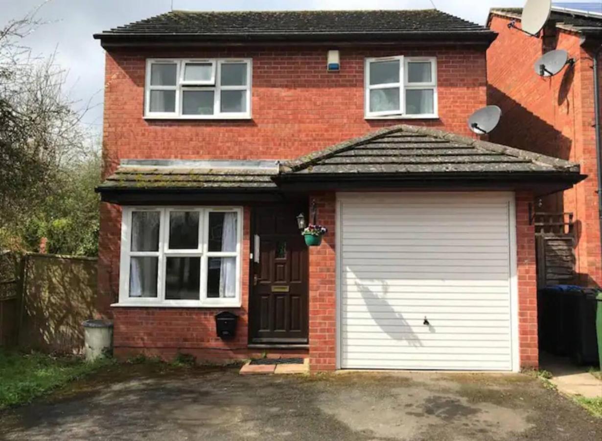 Contractor and family friendly spacious 3-Bed House with private parking, WiFi, garden area - B&B Lighthorne