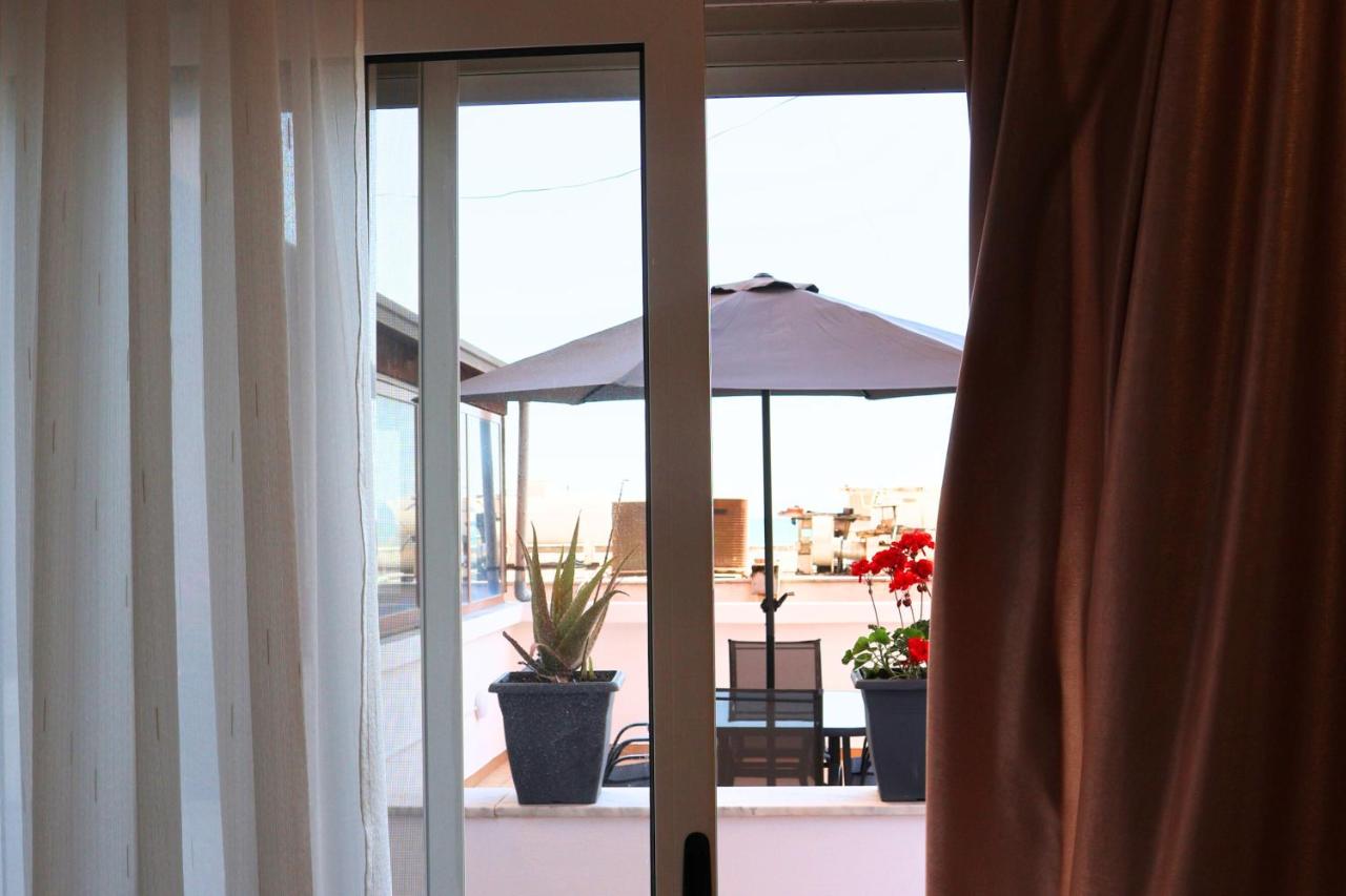 Anoor Azure - Bed and Breakfast Durrës