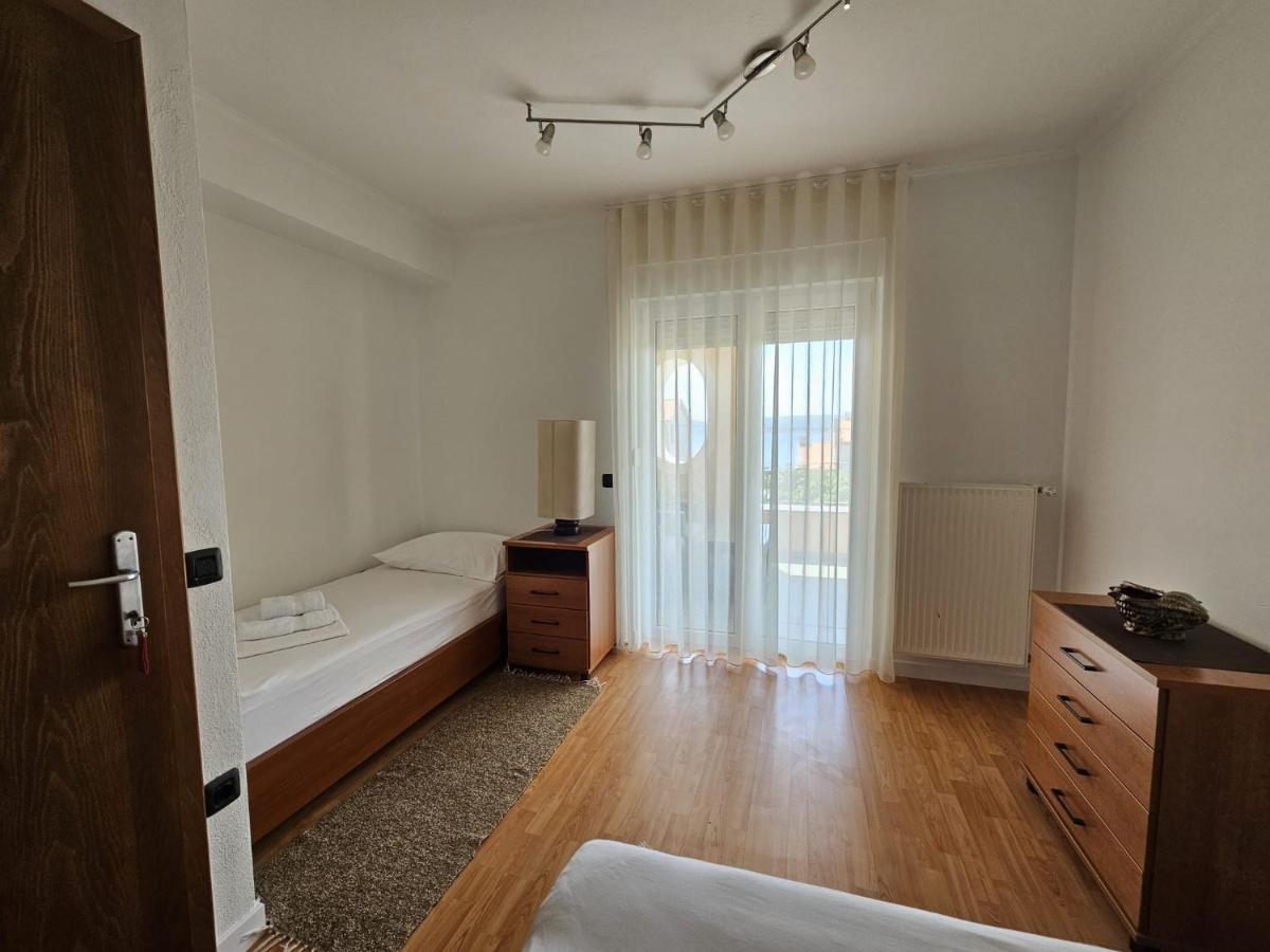 Appartamento con 3 Camere da Letto