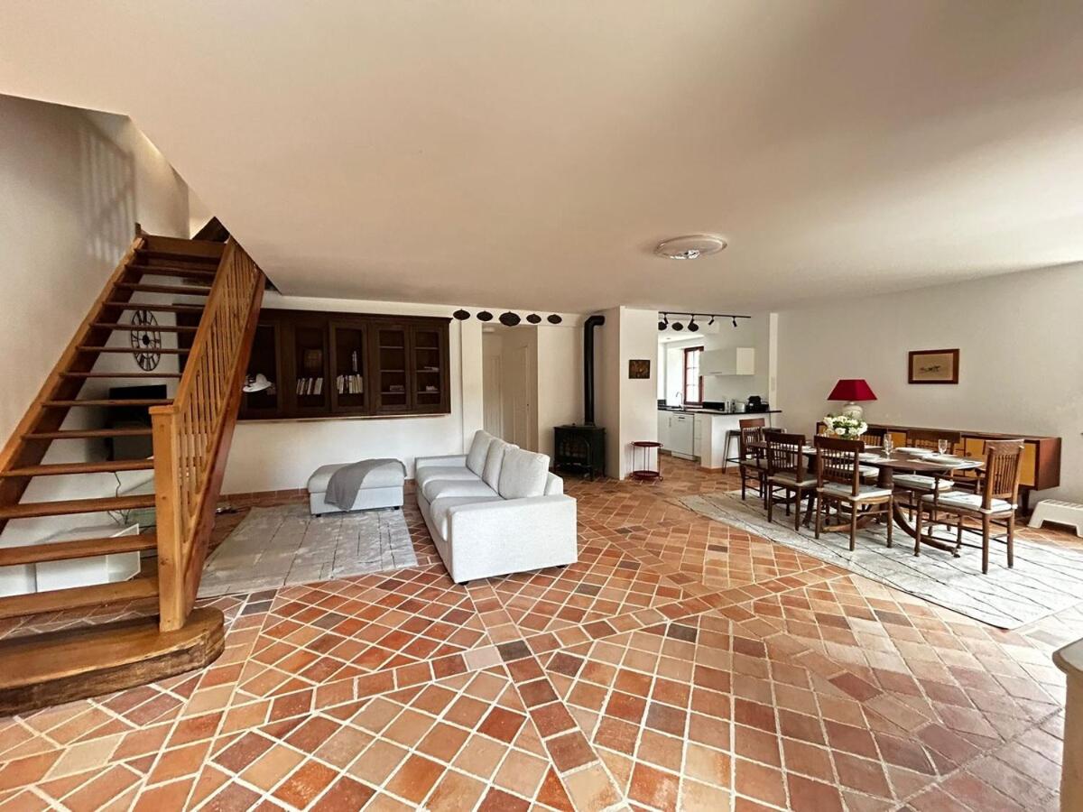 Les Ecuries, sur un domaine châtelain - B&B