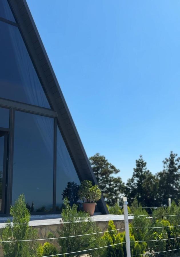 Flora-A - Ferienwohnung Chakvi