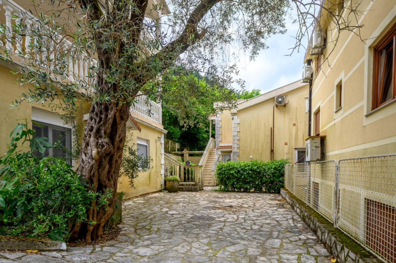 Apartment Coast Stoliv - B&B Donji Stoliv