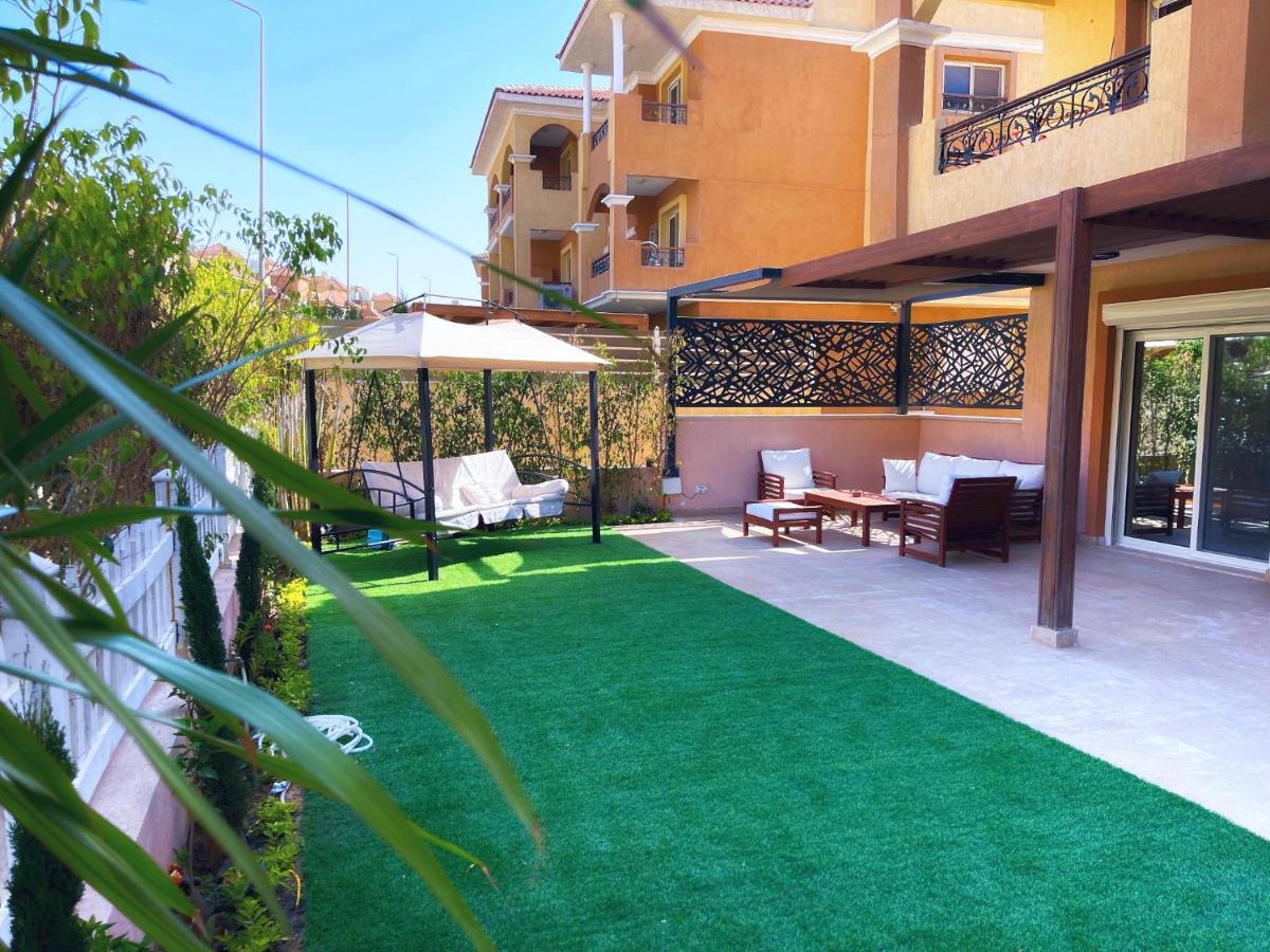شقة فاخرة ثلاث غرف نوم وحديقة خاصة بالشيخ زايد - B&B