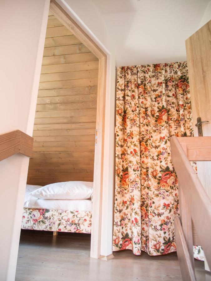 Mała Osada domki z jacuzzi przy gondoli - B&B