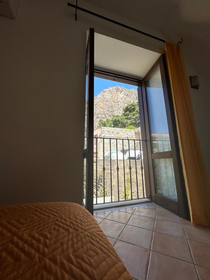 Domus Aurea Borgo House - Ferienwohnung Cefalù