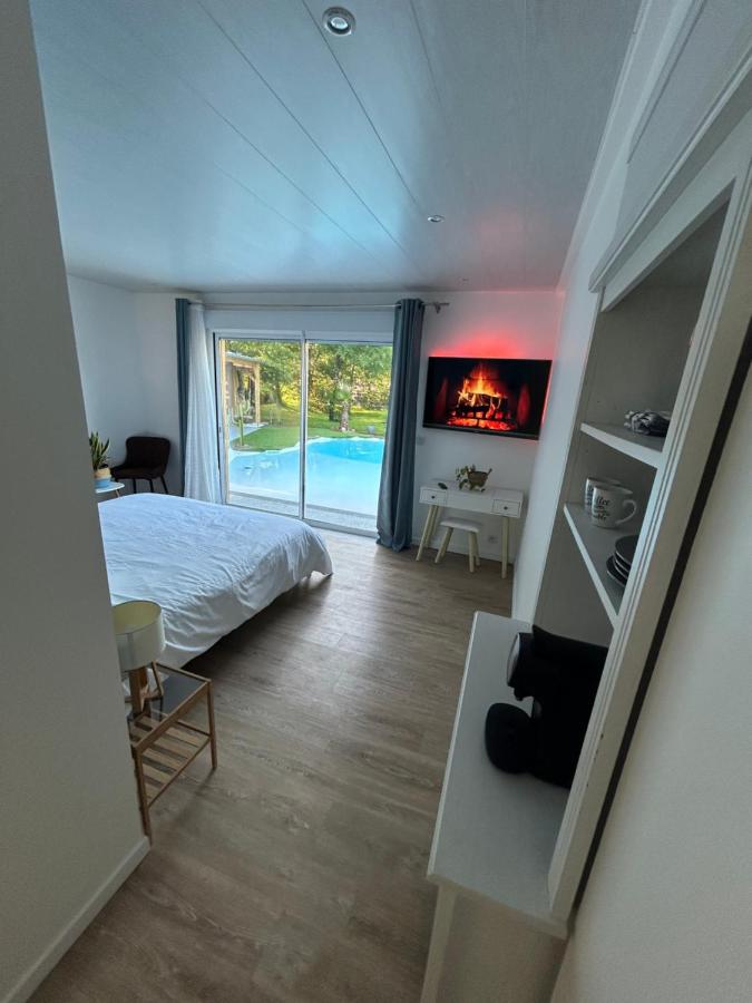 Chambre Double - Vue sur Piscine