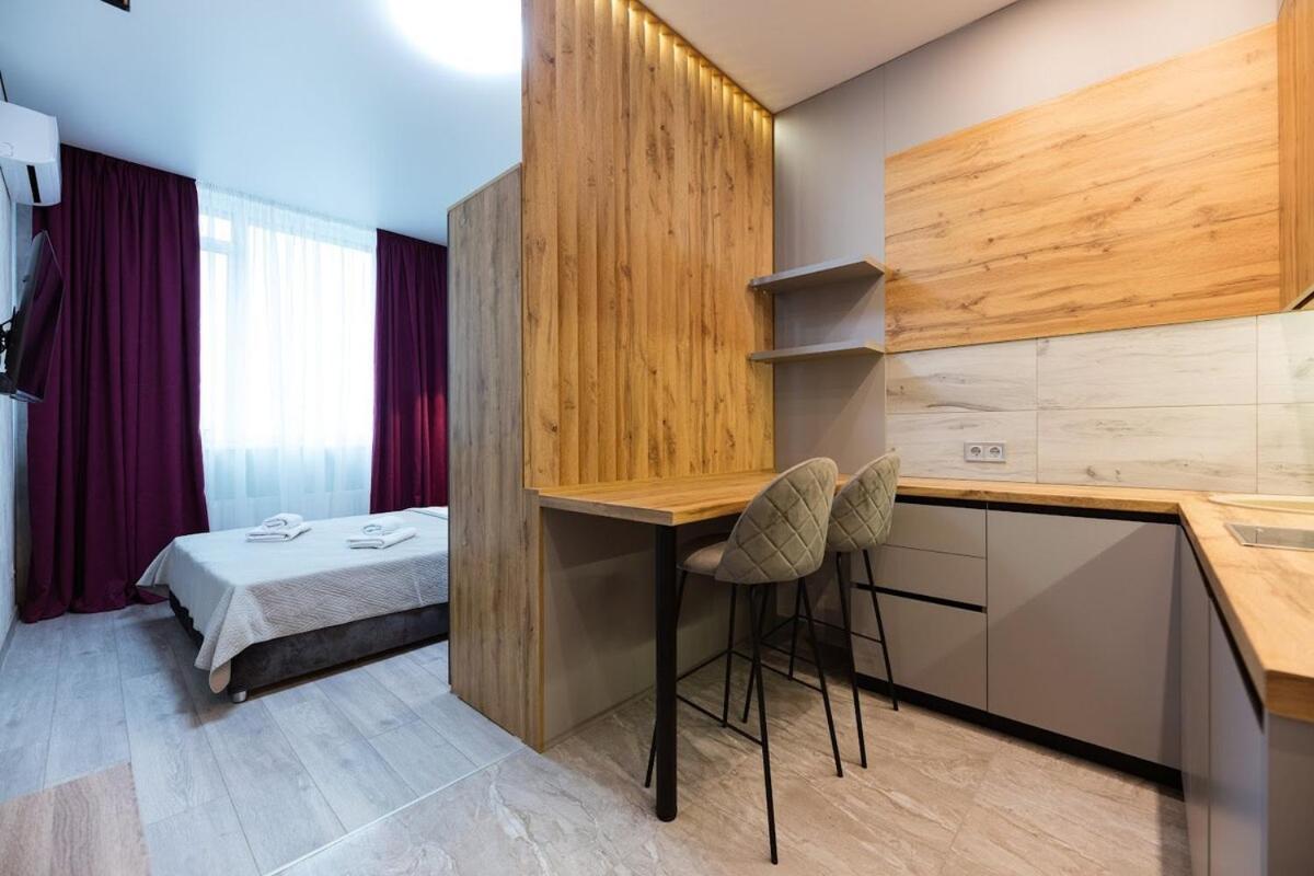 Stylish studio near Okhmatdyt - Ferienwohnung Kyjiw