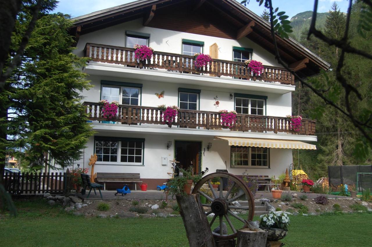 Haus Waldrast - B&B