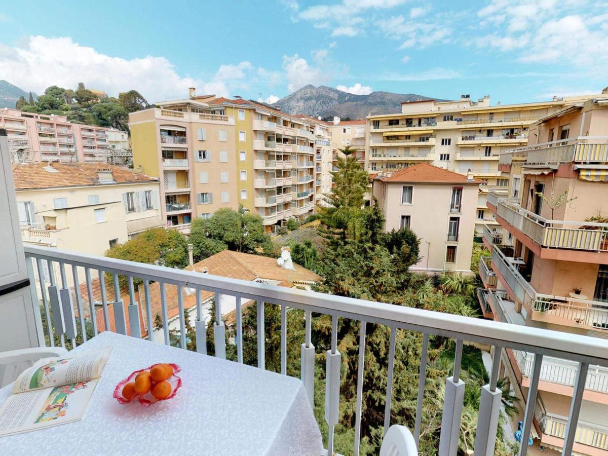 Studio au dernier étage avec terrasse, parking privé, clim, et wifi - centre ville et plage à proximité - FR-1-196-234 - B&B
