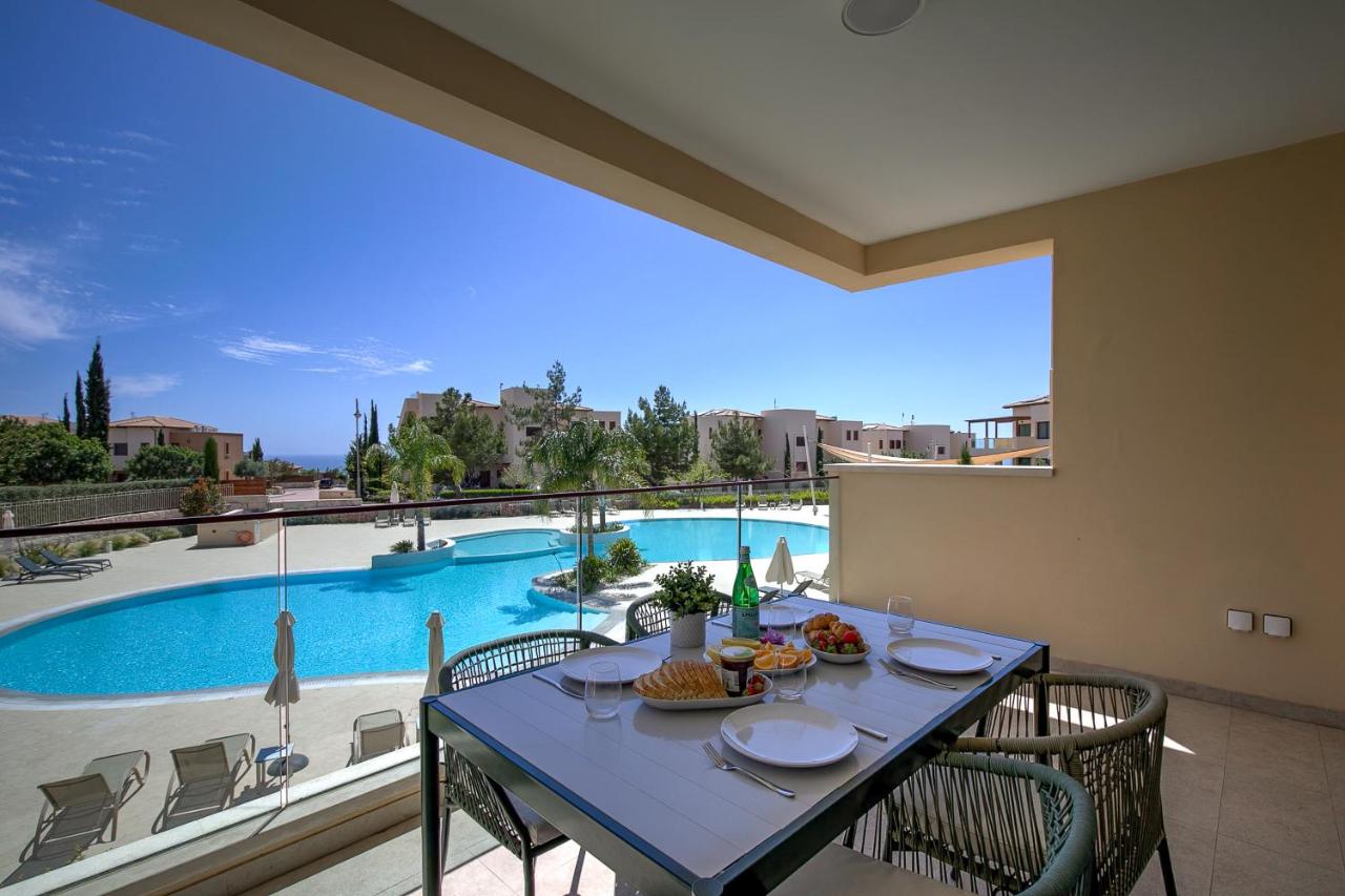 Stunning, Modern Apartment MC11 - Ampelia, Dionysus Greens, Aphrodite Hills Resort - Chambres d'hôtes Kouklia