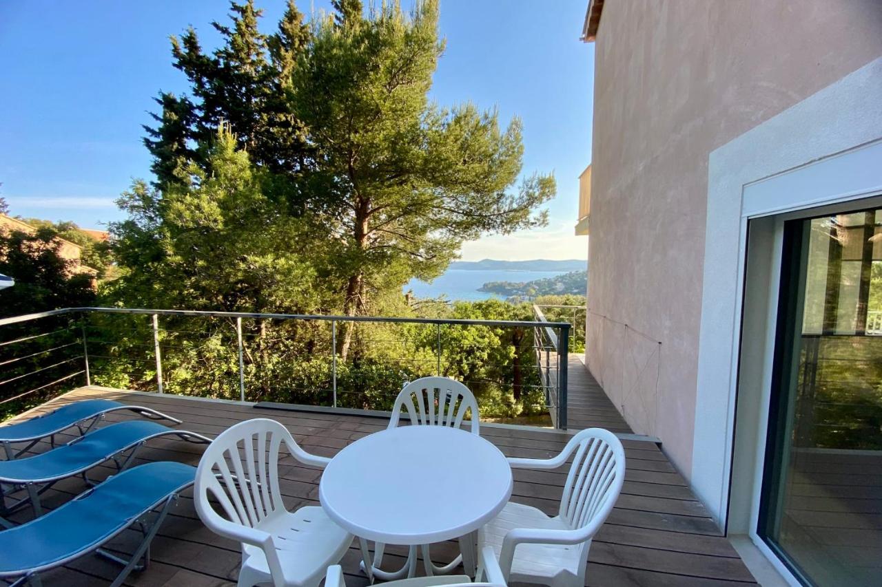 Renovated 1-bedroom apartment with sea view and large balcony Aiguebelle - B&B Le Lavandou
