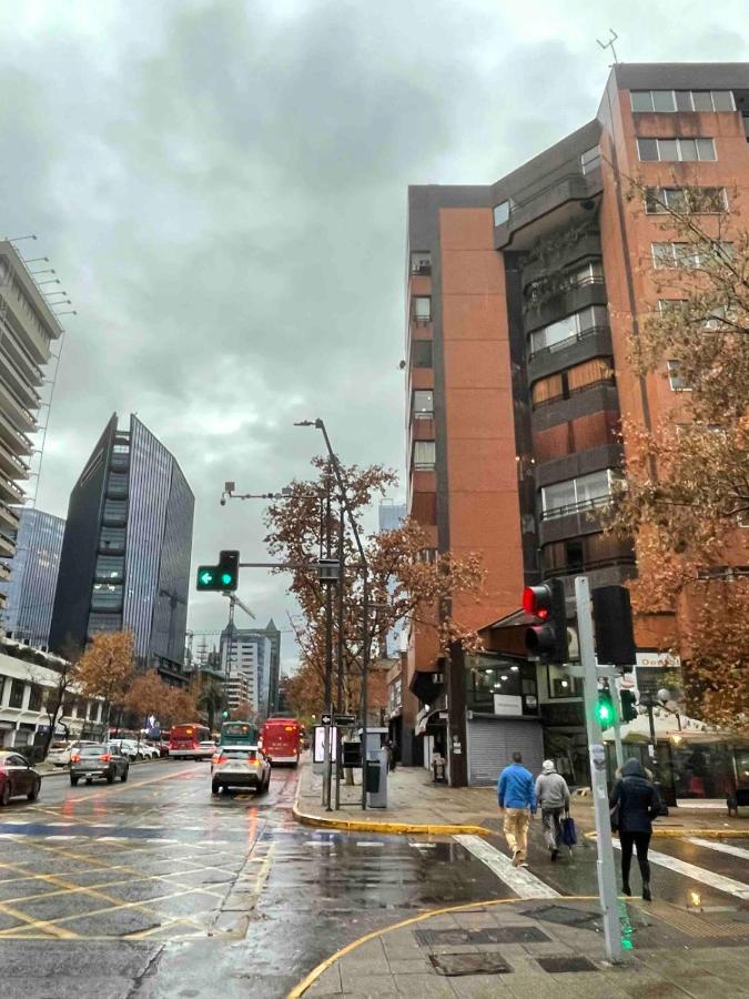 Providencia Costanera Center, MUT and Tobalaba metro - B&B