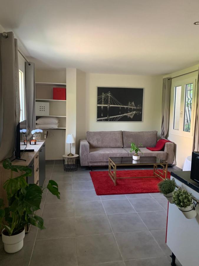 studio tout confort - B&B