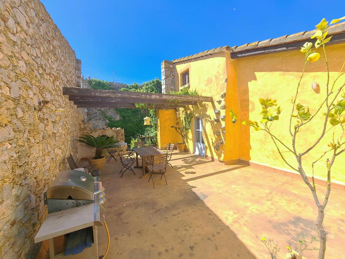 Casa Histórica con Piscina en la Costa Brava - B&B Bellcaire d'Empordà