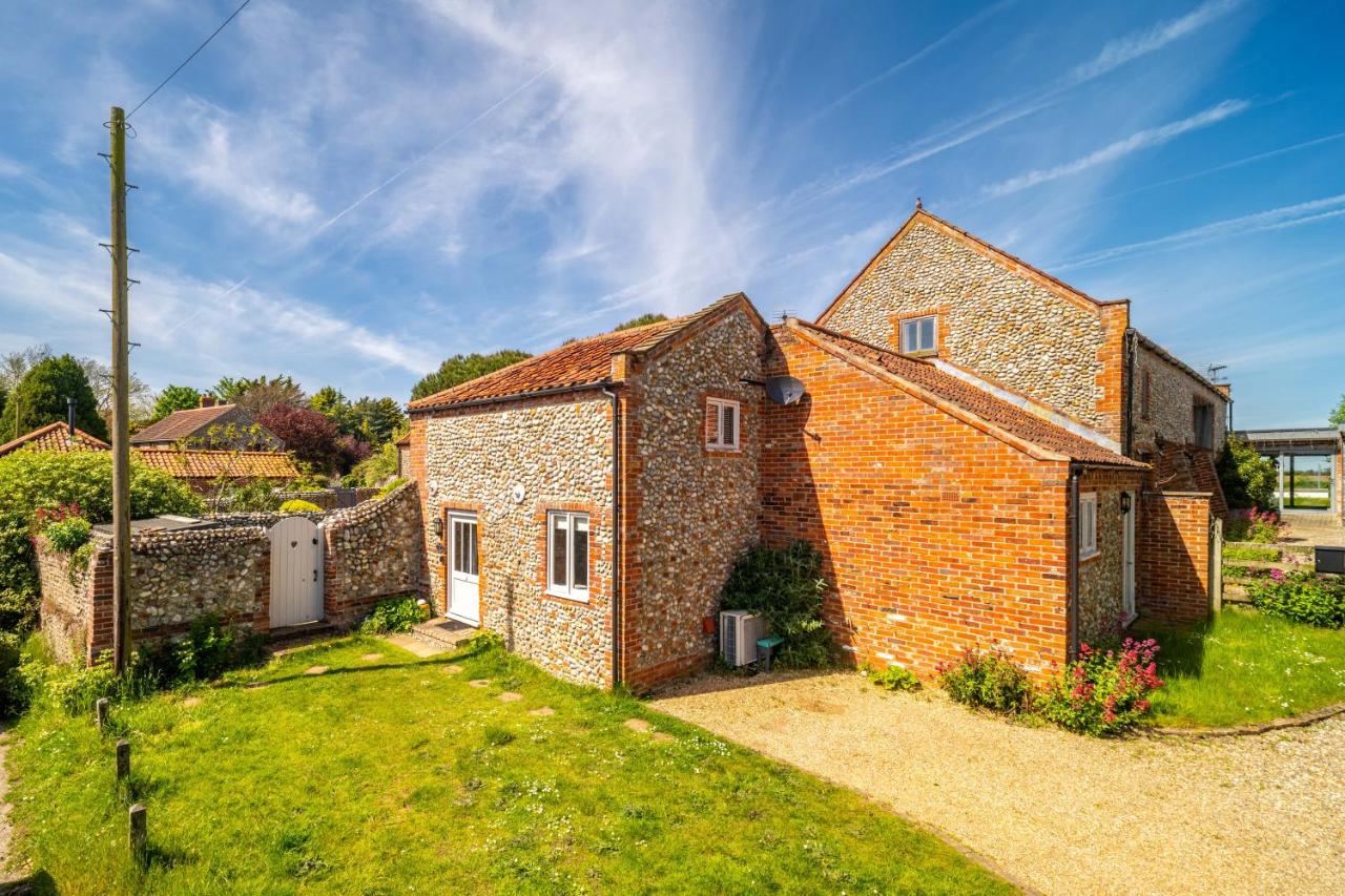 Newly Refurb Cottage, Mile From Blakeney, Village Pub and Restaurant - B&B