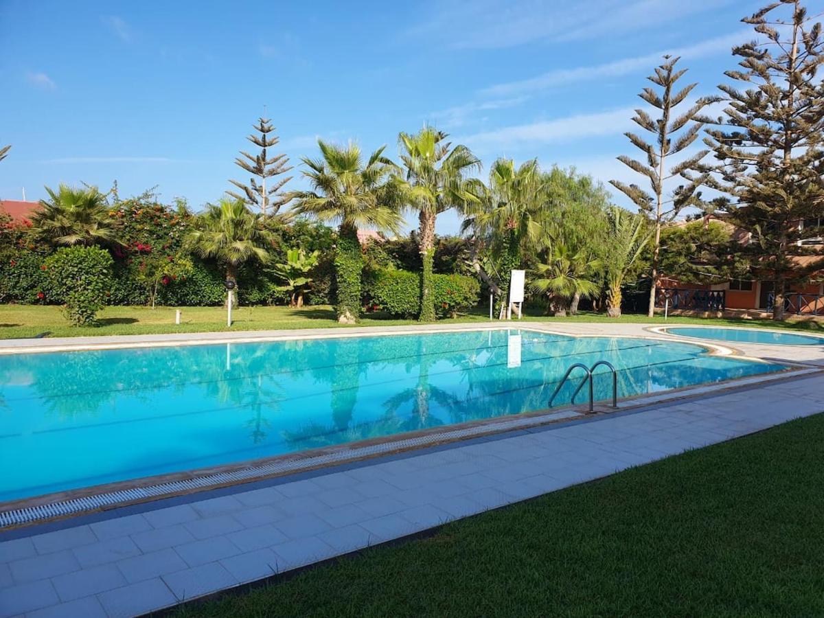 Maison dans espace calme, avec piscine et plage à quelques minutes à pied - B&B Aourir