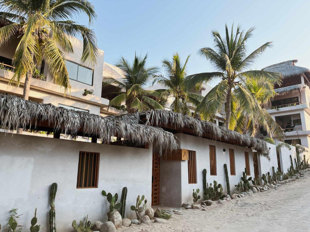 Casa Leah Puerto Escondido - Premium Seaside Getaway in Zicatela Luxury Boutique Stay - with 2 Outdoor Pools - Steps To The Beach and La Punta - 2 - B&B