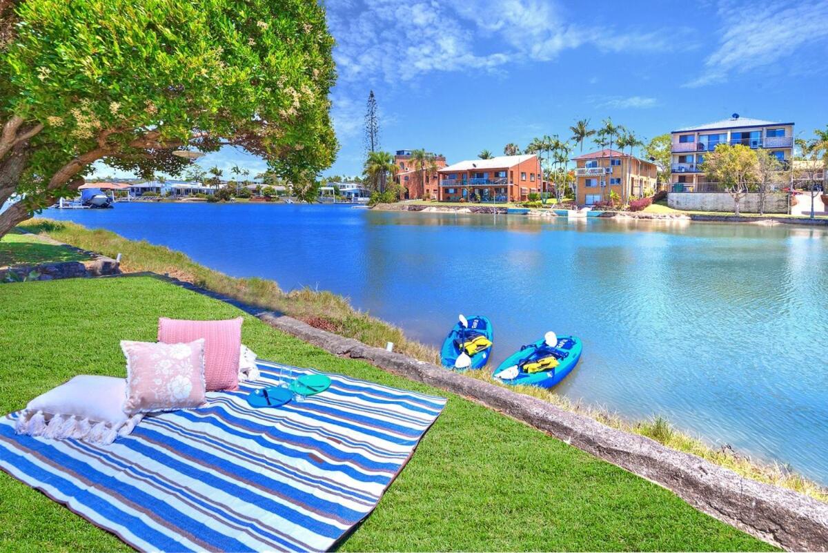 Waterfront - Walk to the Beach - Bed and Breakfast Mooloolaba