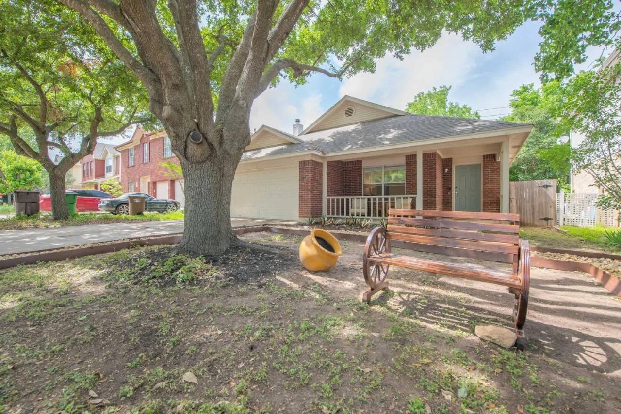 Austin Home Near Lakeline Mall & Pinballz Austin - B&B Austin