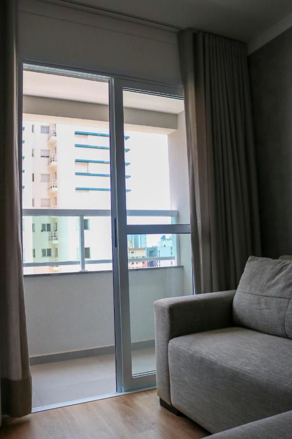 Apartment with Pool View