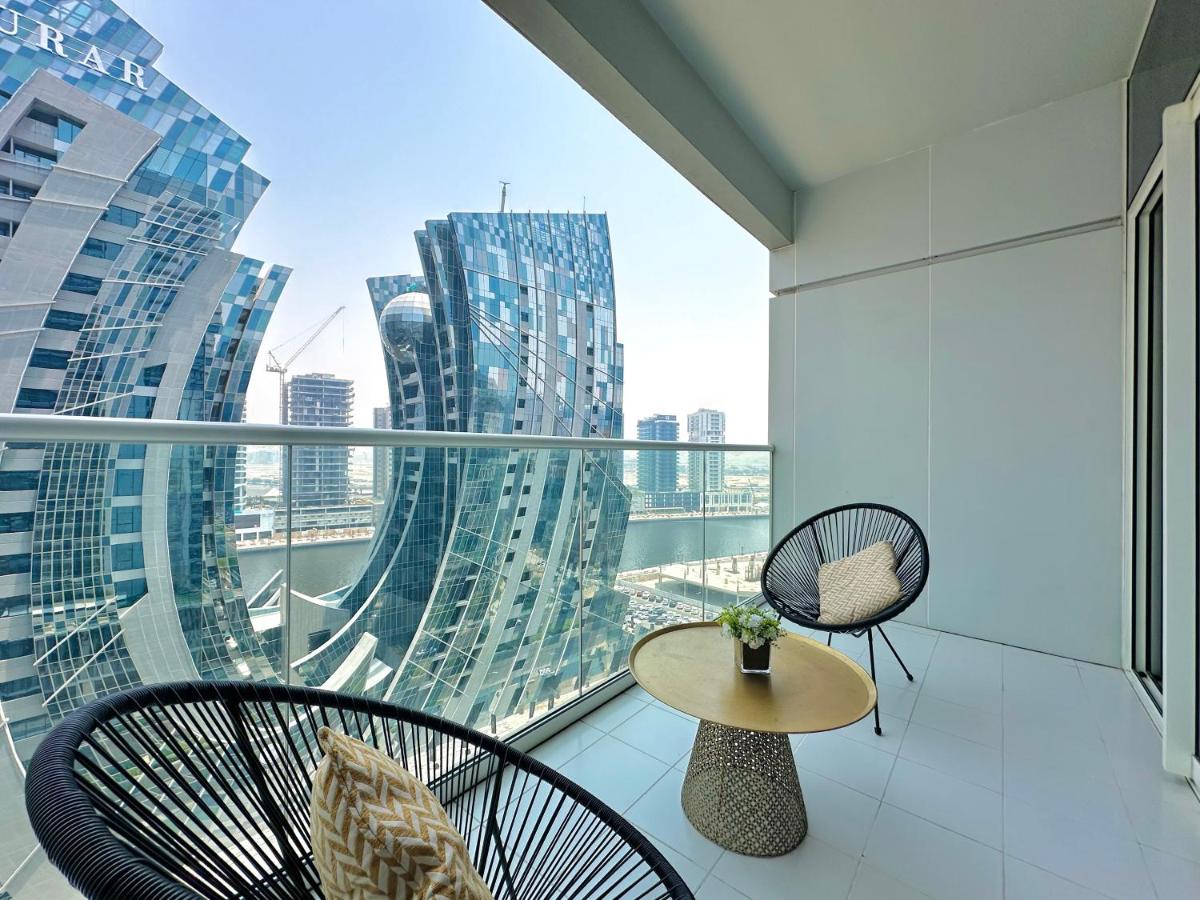 Chic 1-Bedroom Retreat with Stunning Canal View near Burj Khalifa & Business Bay - Chambres d’hôtes Dubaï