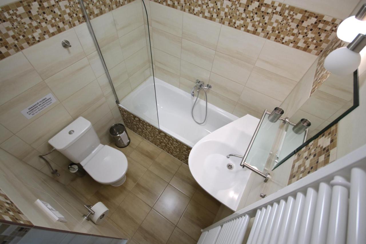 Deluxe Double Room with Extra Bed