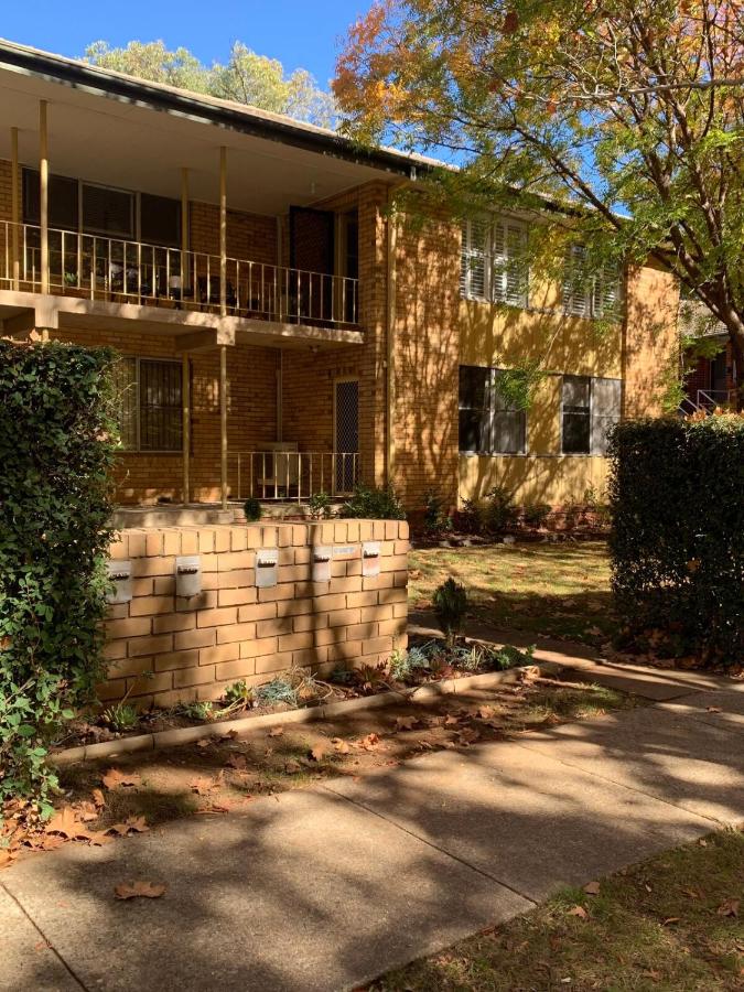 Stylish 2BR apt, great location - B&B