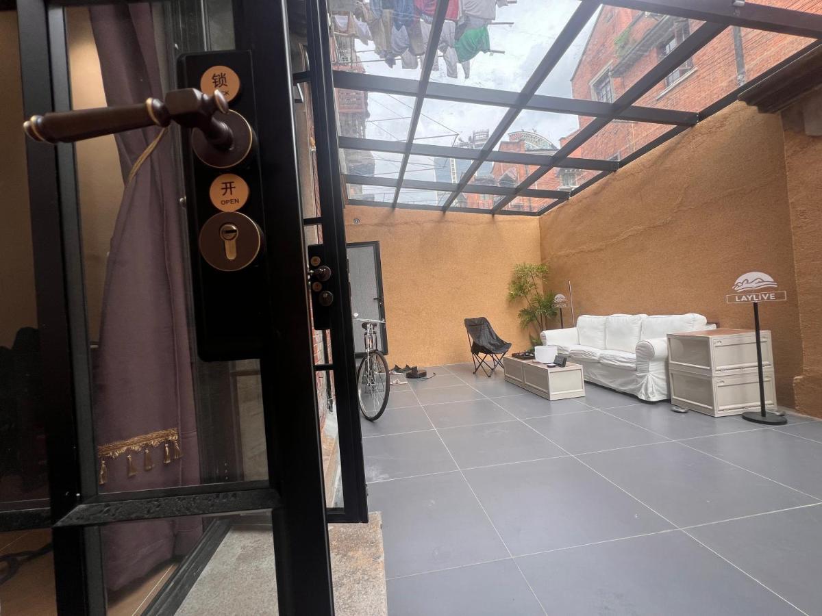 HyggeLiVE Good soundproofing Near the subway, US Consulate, Nanjing Road Jing'an Temple business district Convenient transportation Courtyard music - B&B Shanghai