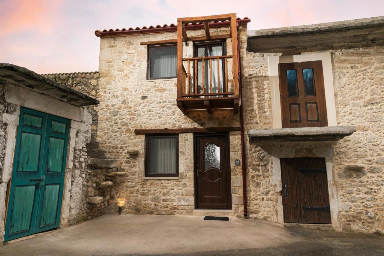 Orion Homes & Villas - B&B Khoudhétsion
