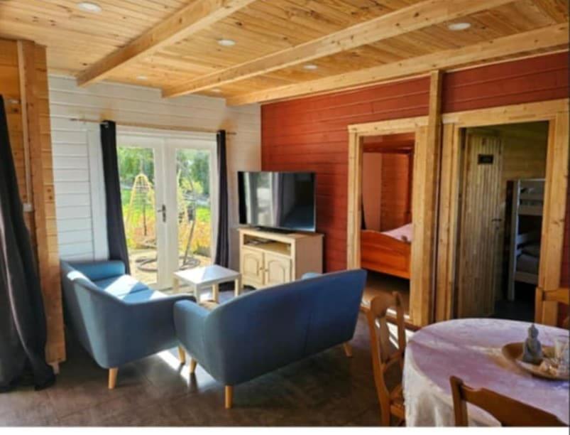 La Belle brune, avec jacuzzi - B&B