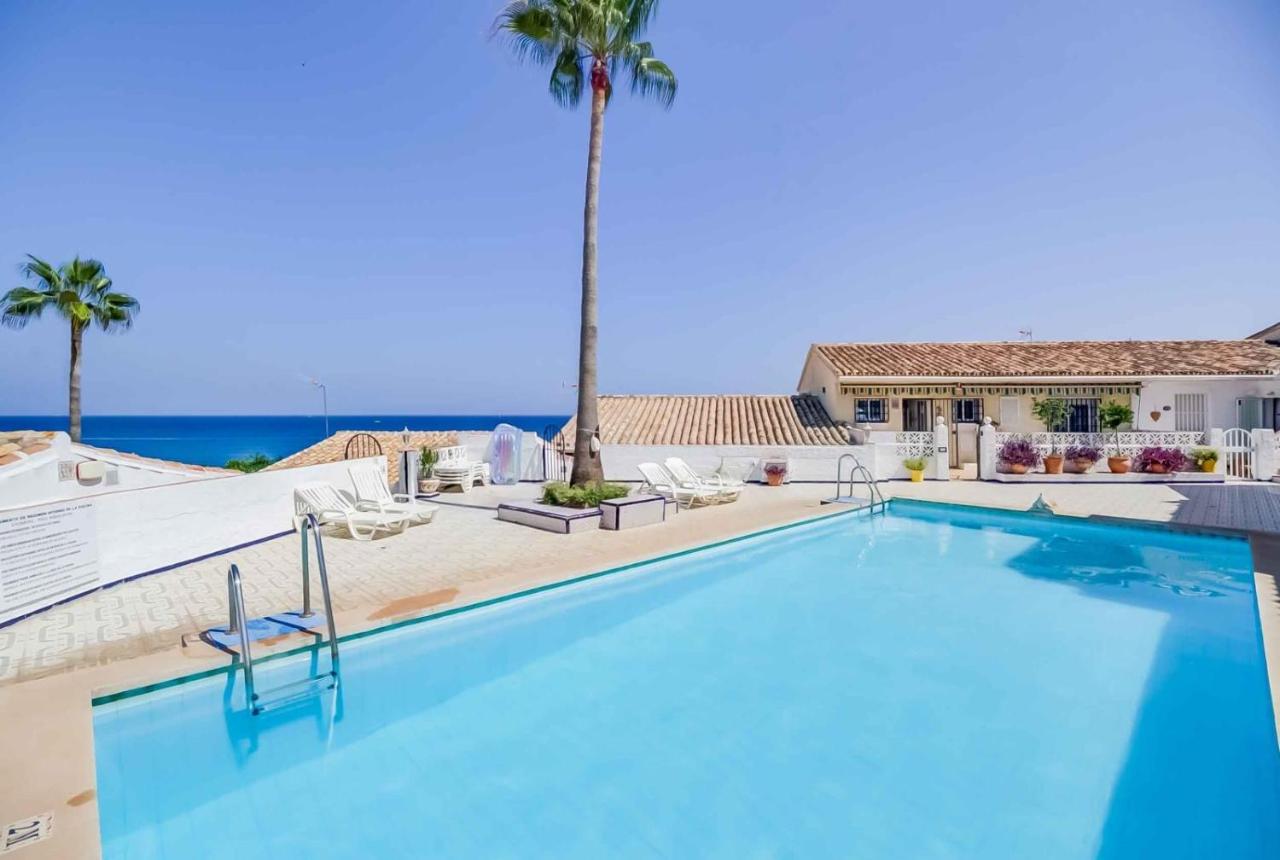 Charming Townhouse in El Faro, Spain, Studding Sea View & Community Pool - Ferienwohnung Fuengirola
