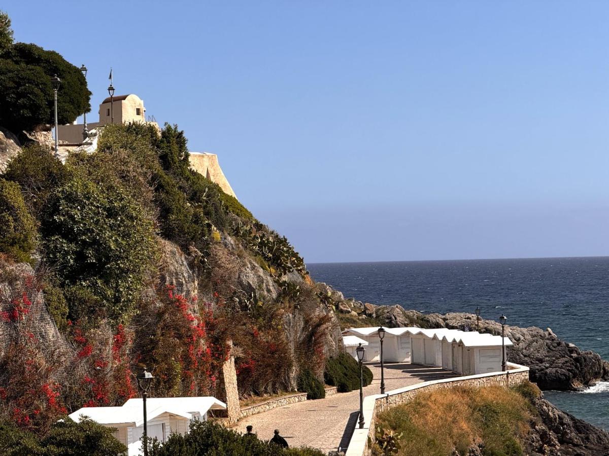 holidaycasa Circe Blu - Chambres d'hôtes Sperlonga