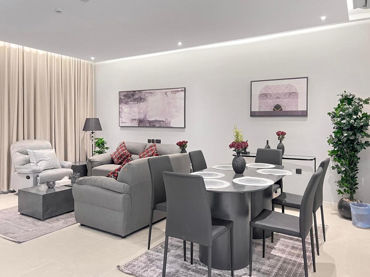 GR-Modern 3-Bedroom Apartment ,Self-Entry - B&B