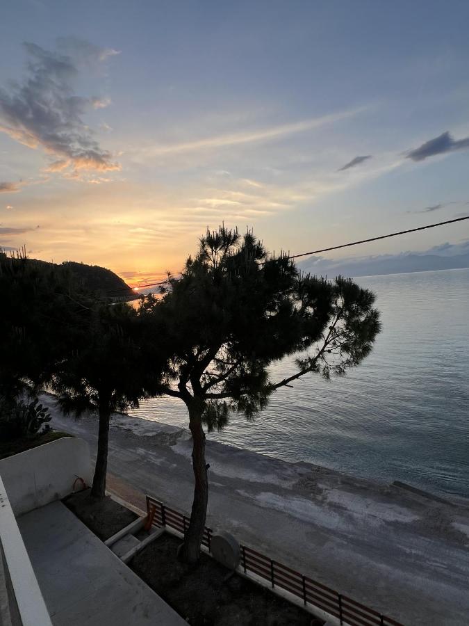 Corinthian Blue Waterfront Suites - B&B