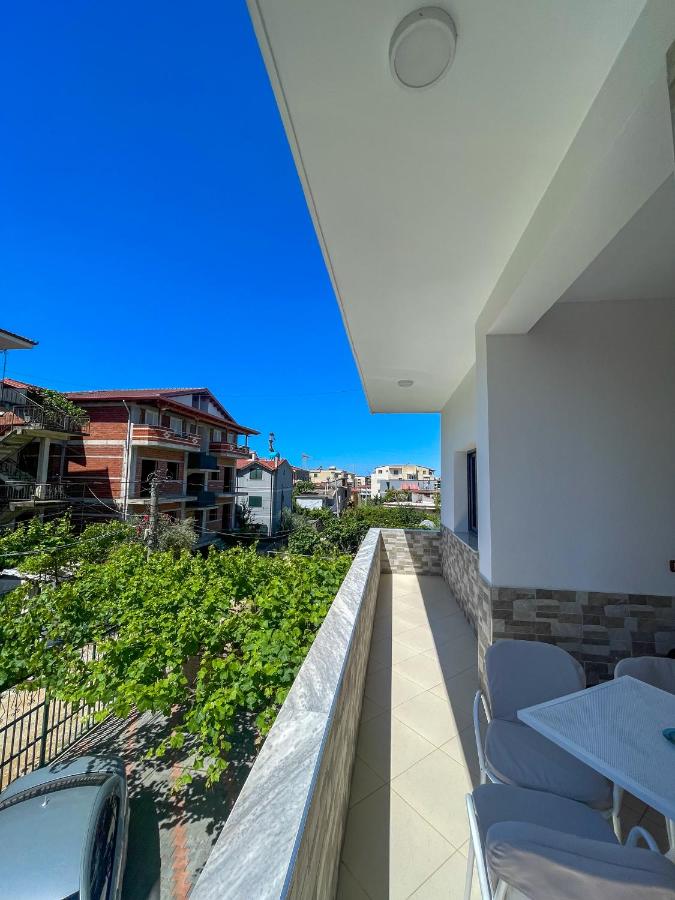 Zeluna Beach Apartment - B&B Golem