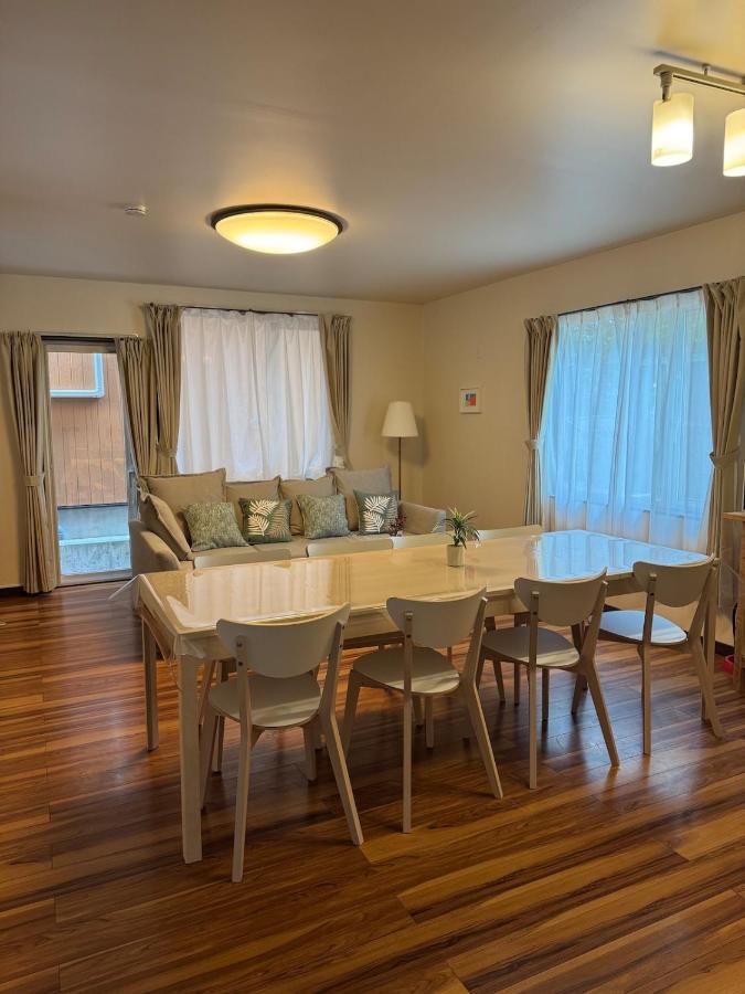 Furano Hanasaka House - B&B Furano