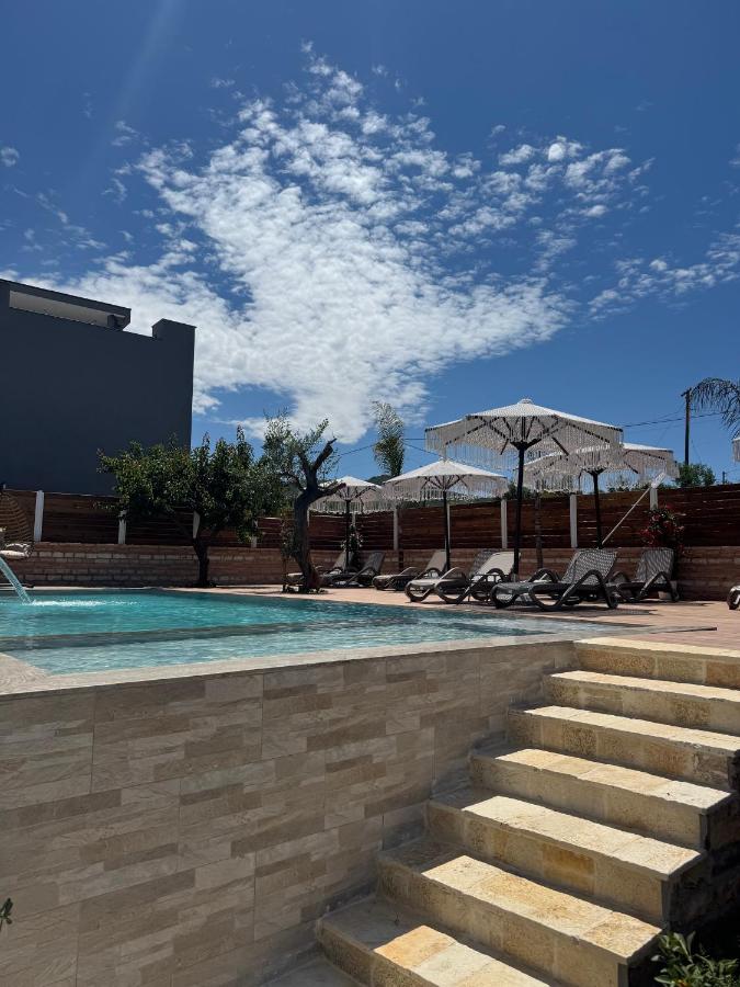 Villa con vistas al jardín