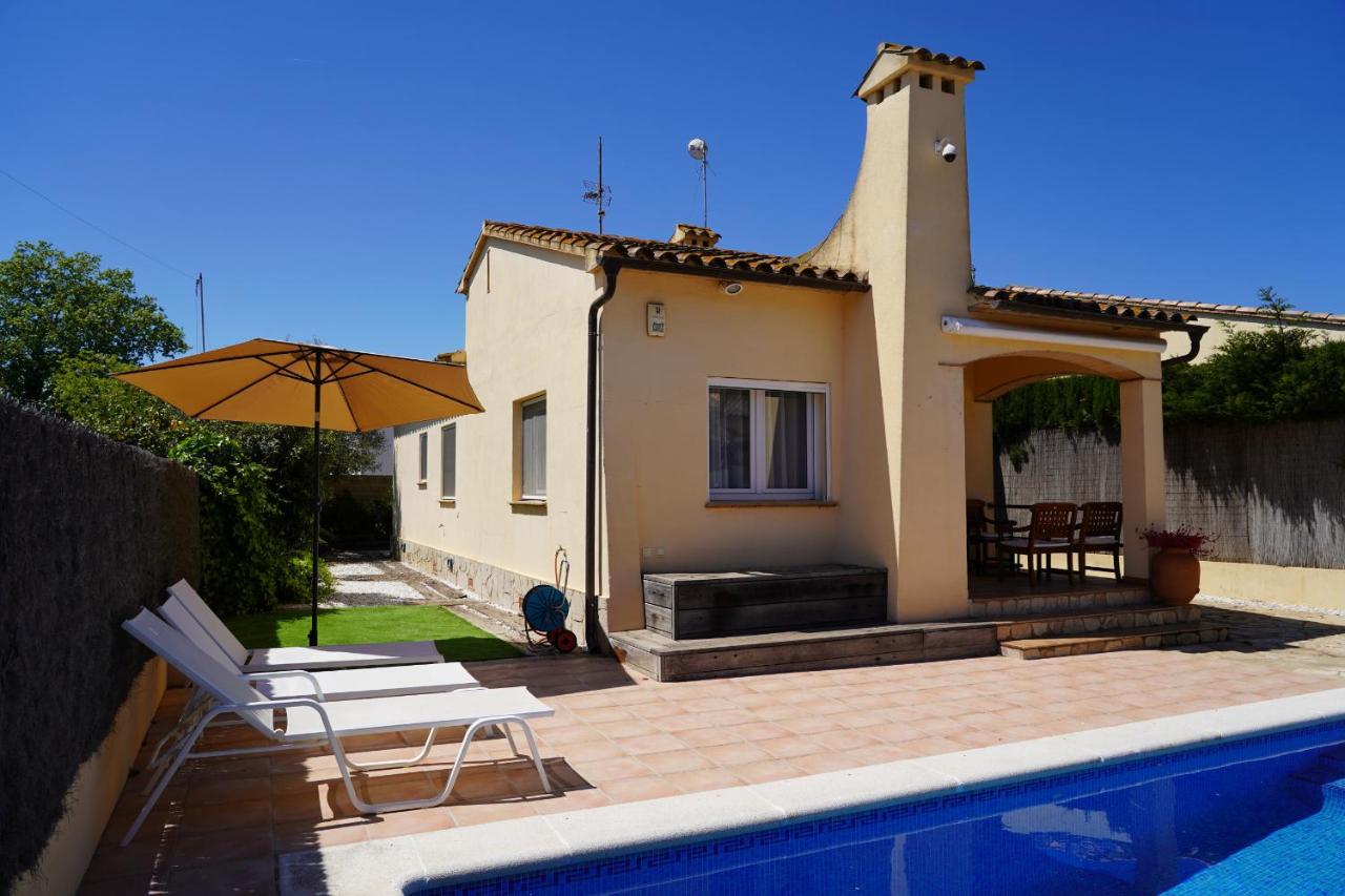 03 Wonderful holiday home near the beach in Sant Pere Pescador - Chambres d'hôtes Sant Pere Pescador
