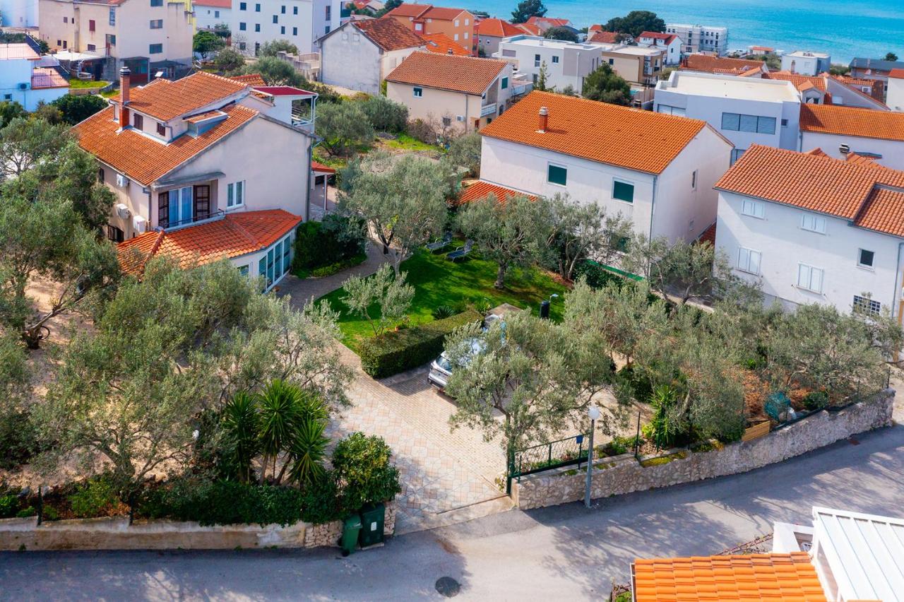Apartman Brodarica Mladenka - Chambres d’hôtes Brodarica