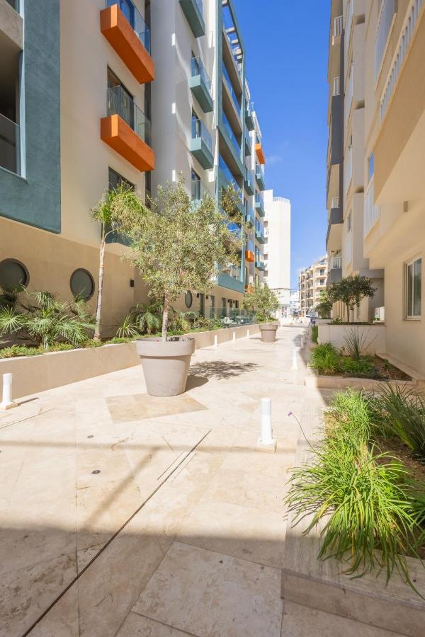 Palm 46 - Near The Promenade - Private Balcony by QuickTrips - B&B San Pawl il-Baħar