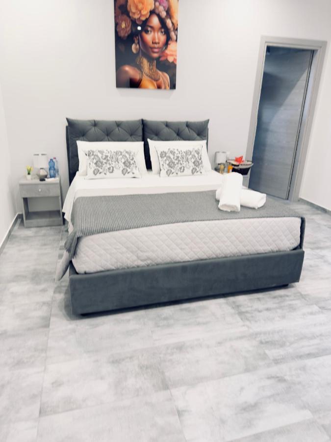 Zimmer mit Kingsize-Bett